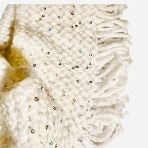 WHITE KNITTED SILVER SEQUINED INFINITY SCARF